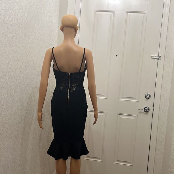 Adora Dress Size Small V Neck Sleeveless Lace Back Gold Zipper Ruffled Midi - Picture 5 of 10